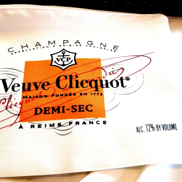*NWT* Veuve Jumbo Clutch - Picture 4 of 4